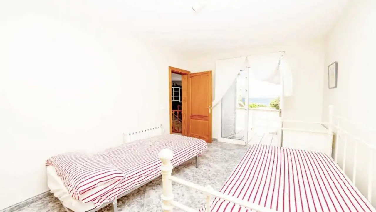 Villa With Pool In Cala Blanca With Sea Views Кала-Сантандрия